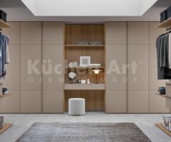 Armoire avec Niche Modulable et portes en cuir | Élégance et Fonctionnalité