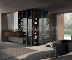Salle de Bains chic : Colonnes en Verre Fumé, Portes en Aluminium Noir et Vasque en Grès Noir