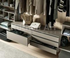 Système de Dressing Ouvert Ta-Tac: Personnalisation Luxe et Flexibilité